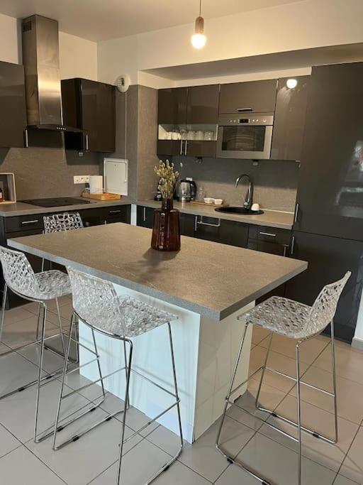 Grand Appt Proche Paris Parking Apartment Aubervilliers Exterior photo